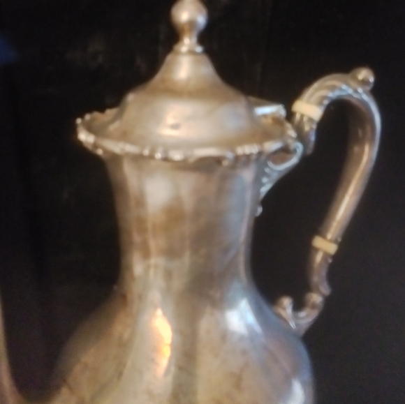 Antique tea or coffee pot - Picture 12 of 15